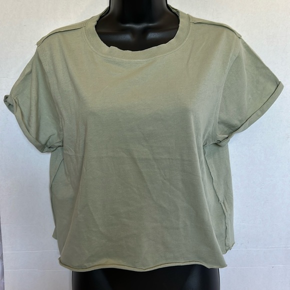Free People Women's Green raw edge perfect tee -shirt size small NWT - Picture 3 of 12